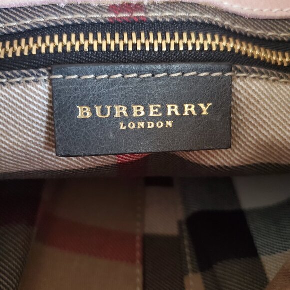 Burberry ! Furry with pom pom pink shoulder bag - Picture 9 of 17